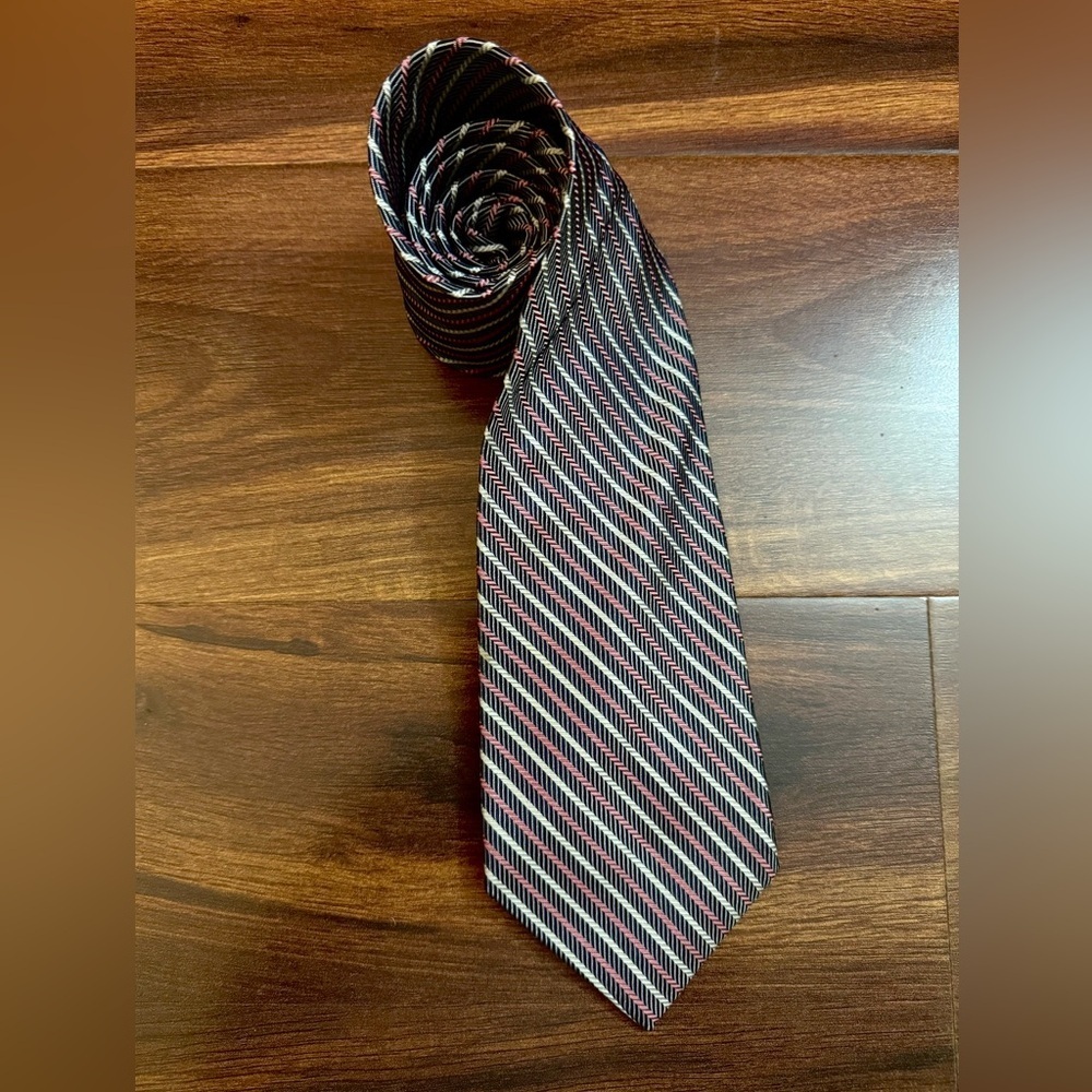 BROOKS BROTHERS Makers Black and Red All Silk Striped Tie